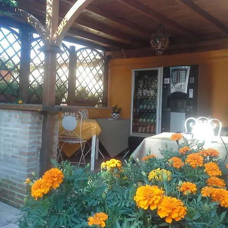 Ξενοδοχείο με διαμερίσματα Relais Michelangelo *